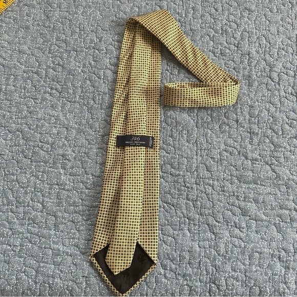 Brooks Brothers 346 Repp Tie Elegant Yellow & Blue Silk Necktie 60” x 3.5” - Picture 4 of 8